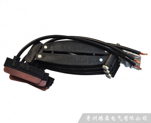 四級集電器